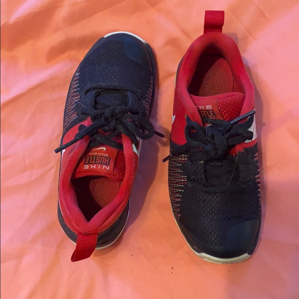 Toddler Nike hustle quick